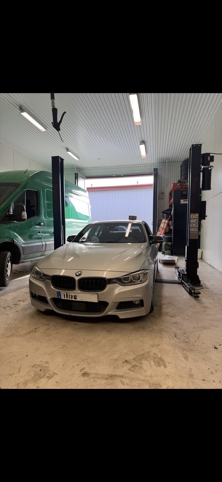 Oljebyte och oljeservice på bil